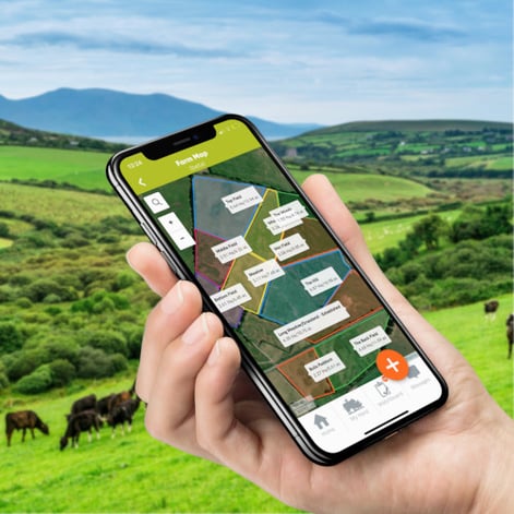 Herdwatch Farm Maps in hand 500x500