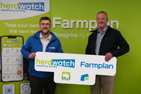 Image caption: Herdwatch CEO and Co-founder Fabien Peyaud and Farmplan by Proagrica Managing Director Piers Costley at the Farmplan HQ in Ross-on-Wye